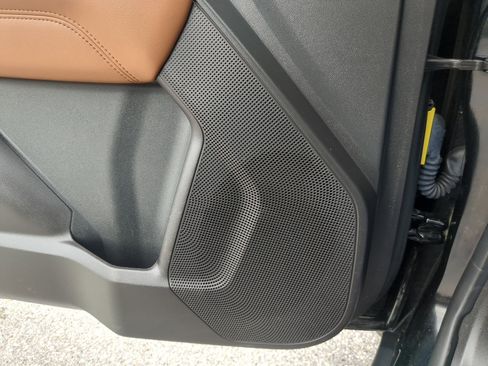 Used 2023 GMC Canyon AT4 w/ AT4 Premium Package image 17