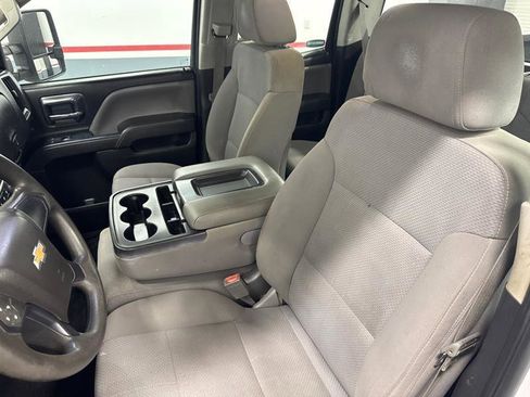 Used 2015 Chevrolet Silverado 1500 W/T RWD image 11