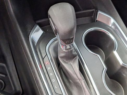 Used 2021 Chevrolet Traverse LT FWD image 29