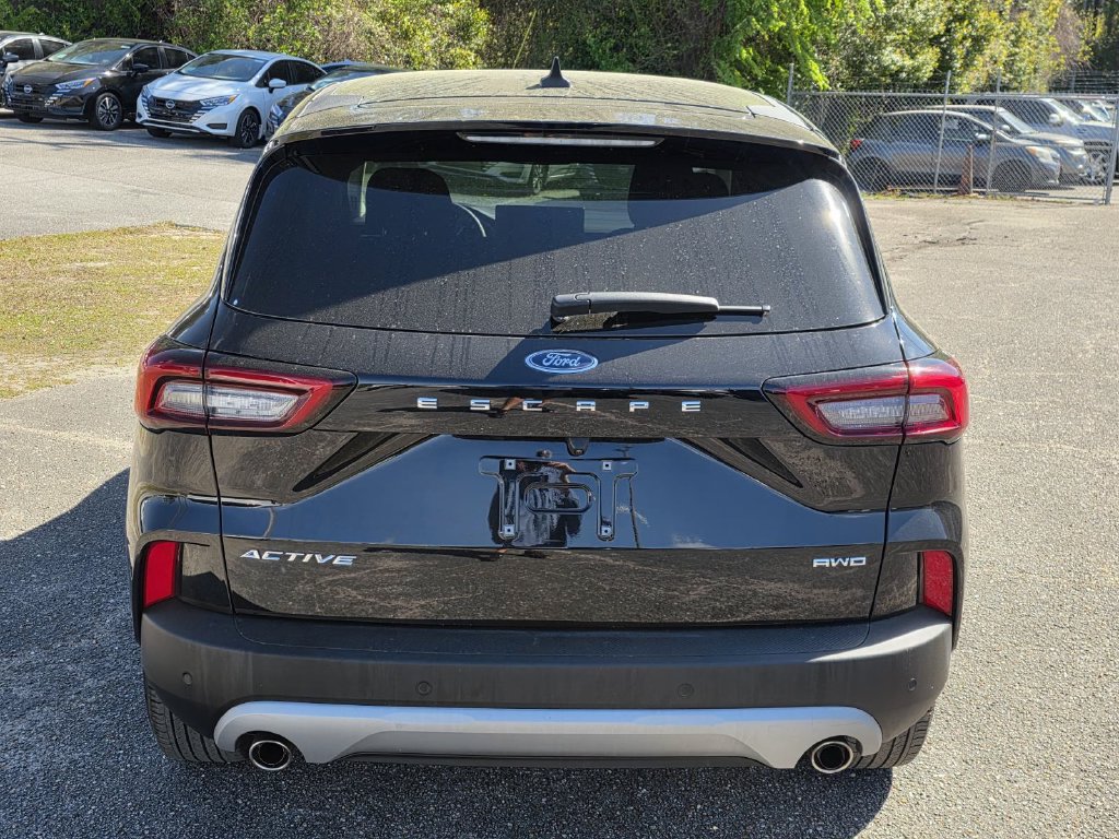 Used 2023 Ford Escape Active w/ Tech Pack #2 AWD/4WD image 3