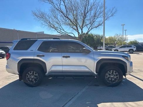 Used 2026 Toyota 4Runner SR5 AWD/4WD image 4