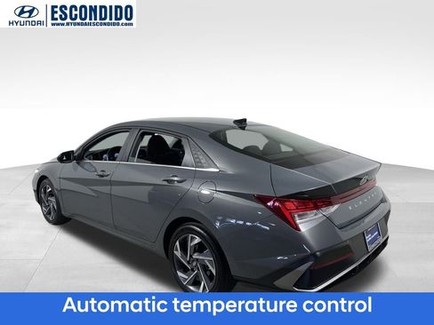 Certified 2025 Hyundai Elantra SEL image 3