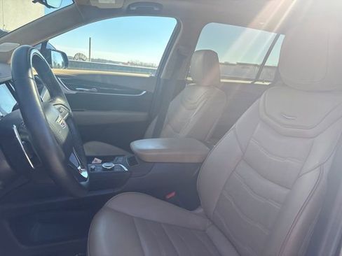 Certified 2025 Cadillac XT6 Sport w/ Platinum Package image 3