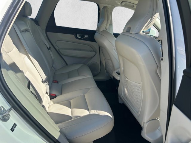 Used 2023 Volvo XC60 B5 Plus AWD/4WD image 19