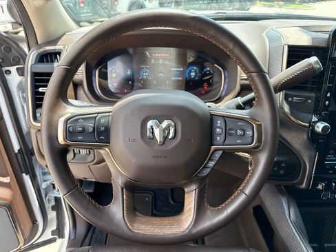 Used 2025 RAM 2500 Limited AWD/4WD image 14