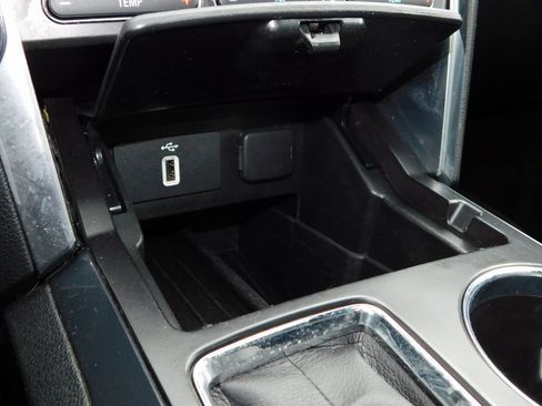 Used 2018 Ford Explorer Limited image 41