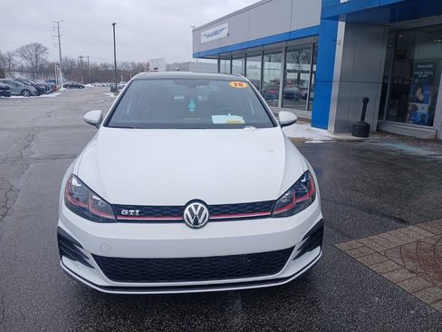 Used 2018 Volkswagen GTI SE w/ SE Leather Package image 3