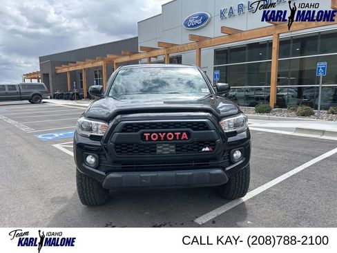 Used 2020 Toyota Tacoma TRD Off-Road AWD/4WD image 2