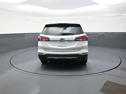 Used 2023 Chevrolet Equinox Premier image 4