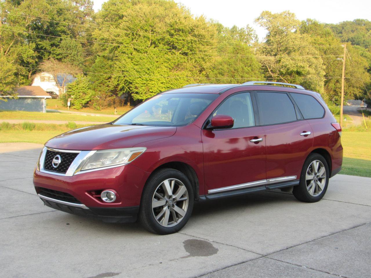 Used 2014 Nissan Pathfinder Platinum w/ Platinum Premium Package AWD/4WD image 3