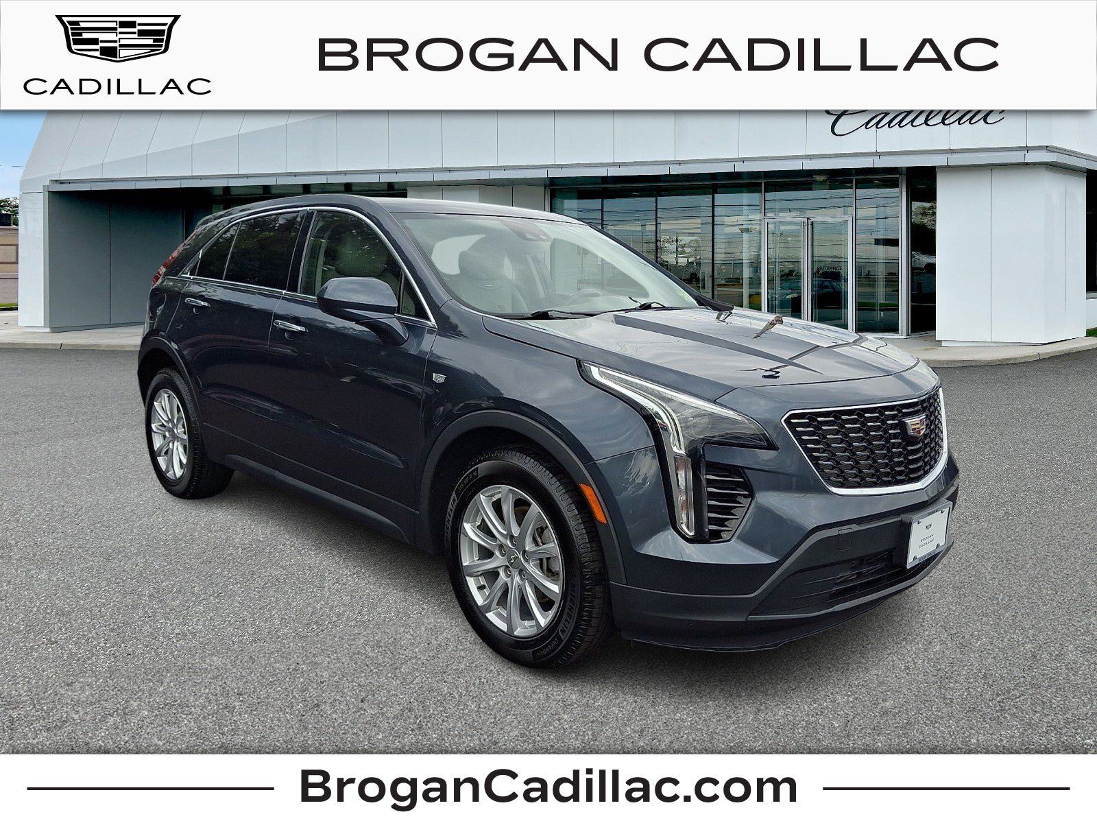 Used 2021 Cadillac XT4 Luxury w/ Cold Weather Package FWD image 1