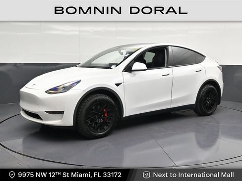 Used 2021 Tesla Model Y Performance AWD/4WD image 1