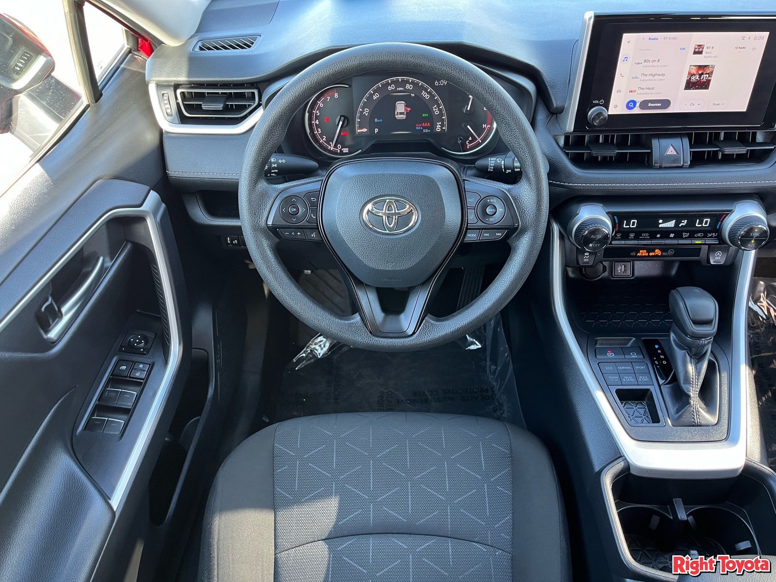 Certified 2025 Toyota RAV4 XLE AWD/4WD image 17