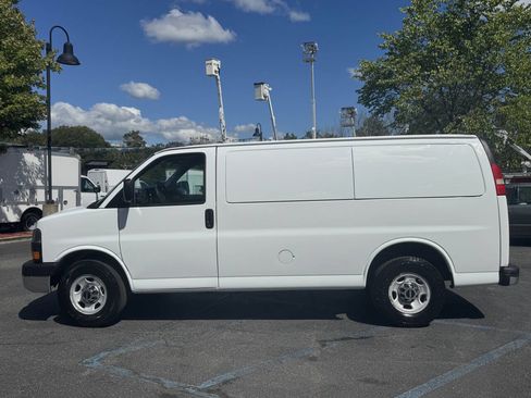 Used 2013 GMC Savana 2500 w/ Savana Pro Plus Package image 2