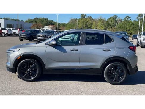 Used 2024 Buick Encore GX Sport Touring image 5