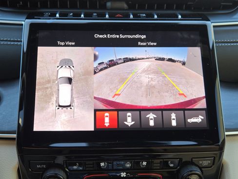 New 2025 Jeep Grand Cherokee L Limited w/ Luxury Tech Group II image 15