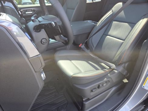 New 2026 GMC Yukon AT4 w/ AT4 Premium Plus Package AWD/4WD image 34