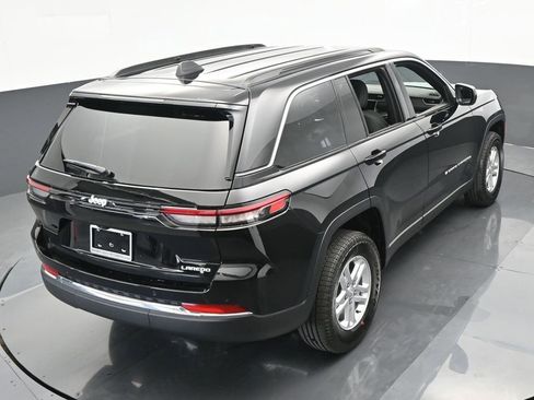 Used 2024 Jeep Grand Cherokee Laredo w/ Trailer Tow Package image 39