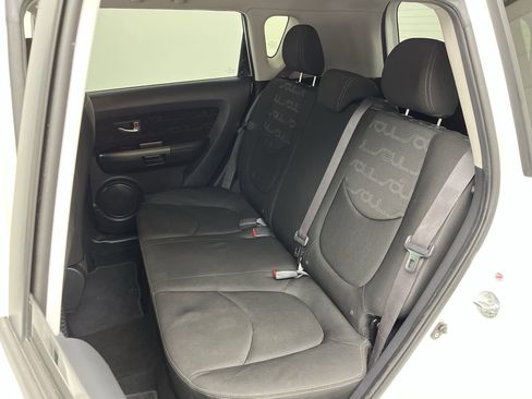 Used 2013 Kia Soul + image 9