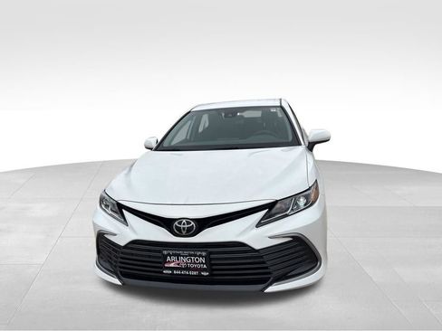Used 2021 Toyota Camry LE image 10