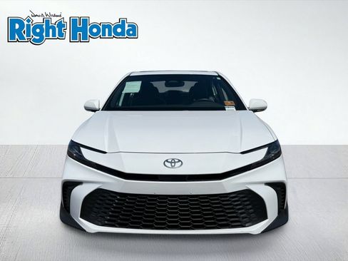 Used 2026 Toyota Camry SE w/ Convenience Package FWD image 5