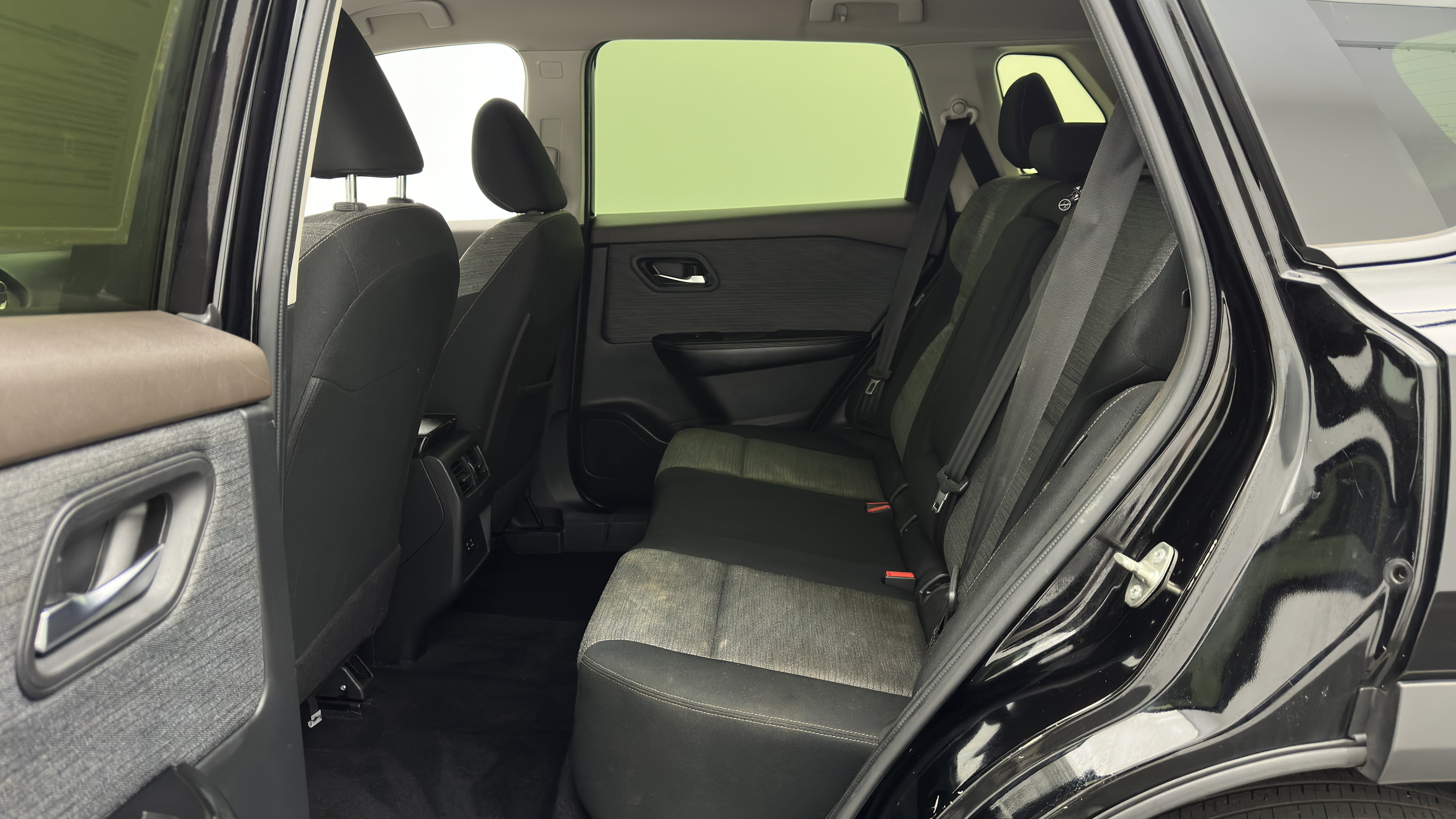 Used 2023 Nissan Rogue SV FWD image 26