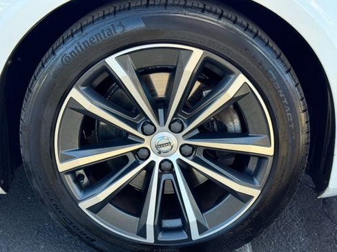 Used 2021 Volvo S60 T5 Momentum w/ Climate Package image 11