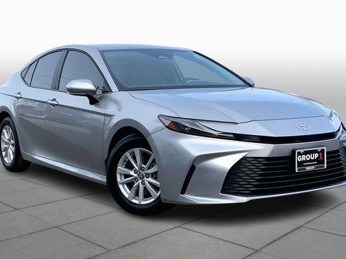 Used 2026 Toyota Camry LE image 2