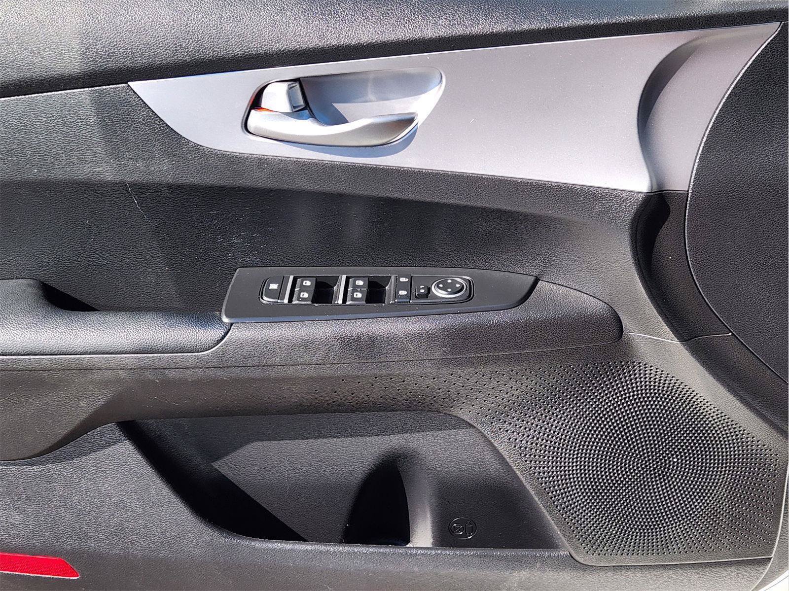 Used 2023 Kia Forte LXS FWD image 23