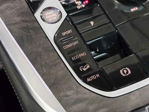 New 2026 BMW X7 xDrive40i w/ Executive Package image 17