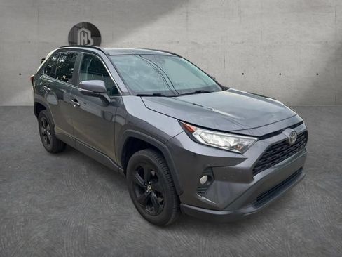 Used 2020 Toyota RAV4 XLE w/ Convenience Package AWD/4WD image 3
