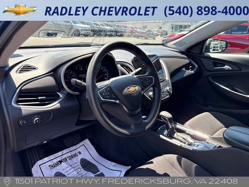 Certified 2025 Chevrolet Malibu LT FWD image 4