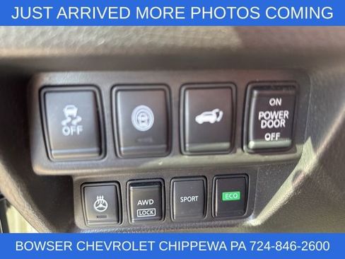 Used 2017 Nissan Rogue SL w/ SL Premium Package image 3