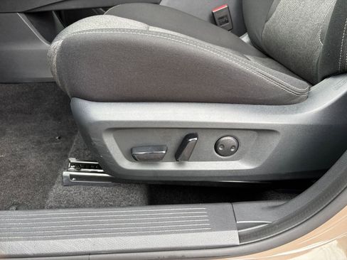 Used 2025 Nissan Rogue SV image 22