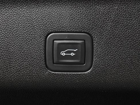 Used 2025 GMC Yukon Denali Ultimate w/ LPO, Floor Liner Package AWD/4WD image 13