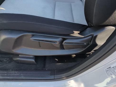 Used 2023 Honda CR-V LX image 18