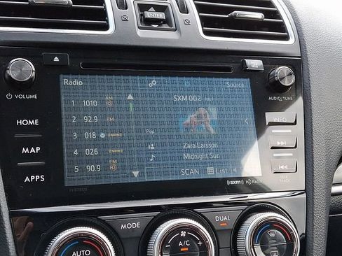 Used 2017 Subaru Forester 2.5i Touring AWD/4WD image 18