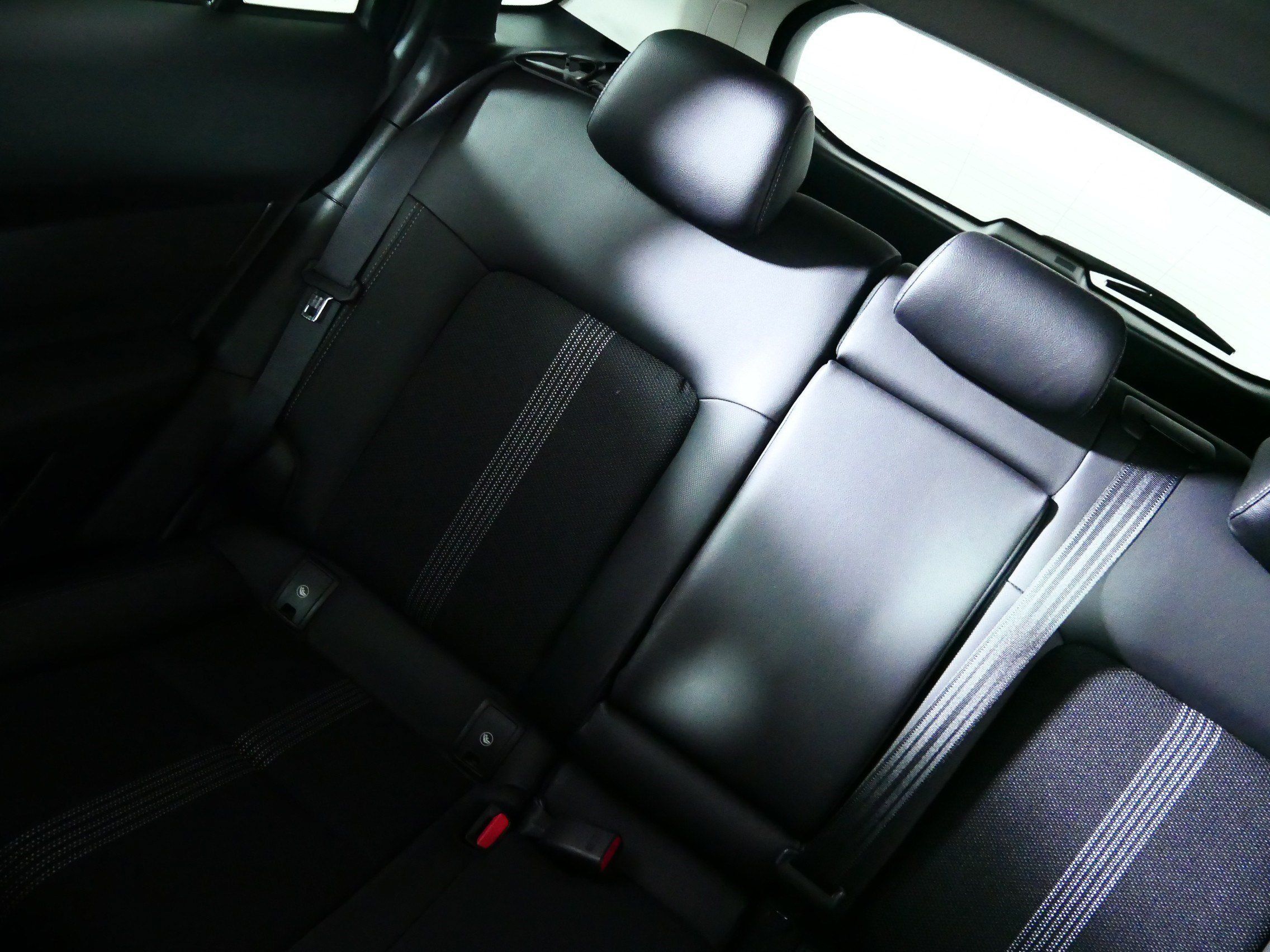 Used 2025 MAZDA CX-50 AWD 2.5 S w/ Premium Package image 12