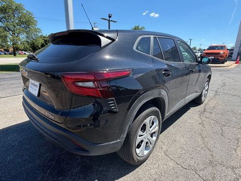 Used 2025 Chevrolet Trax LS FWD image 6