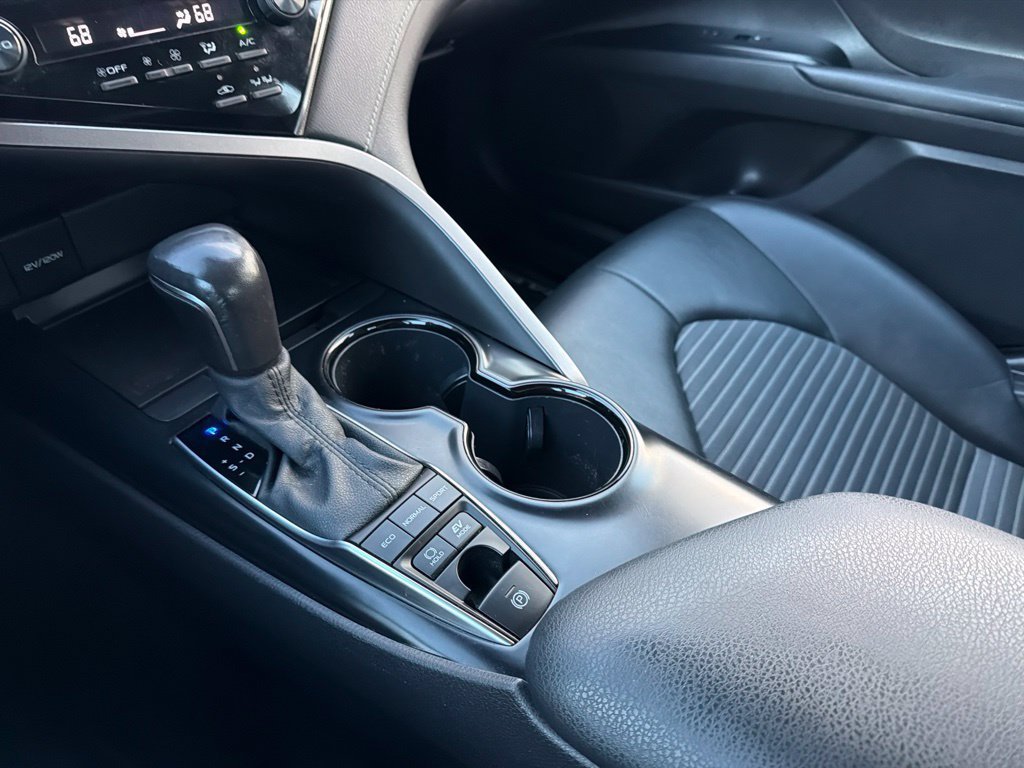 Used 2020 Toyota Camry SE FWD image 27