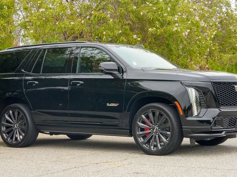 New 2026 Cadillac Escalade V AWD/4WD image 7