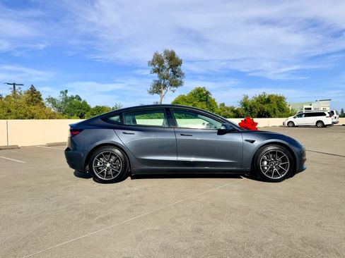 Used 2021 Tesla Model 3 Long Range AWD/4WD image 8