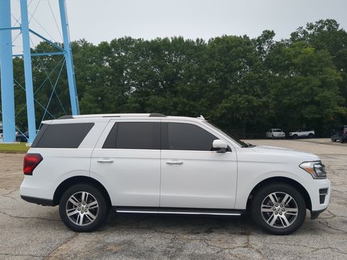 Certified 2022 Ford Expedition Limited AWD/4WD image 2