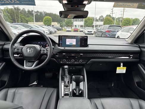 Certified 2025 Honda Accord Touring image 29
