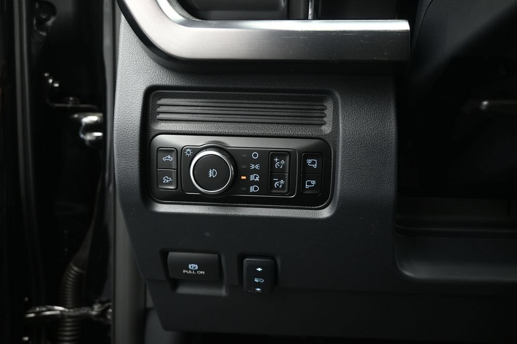 New 2026 Ford F250 Lariat w/ Black Appearance Package AWD/4WD image 11