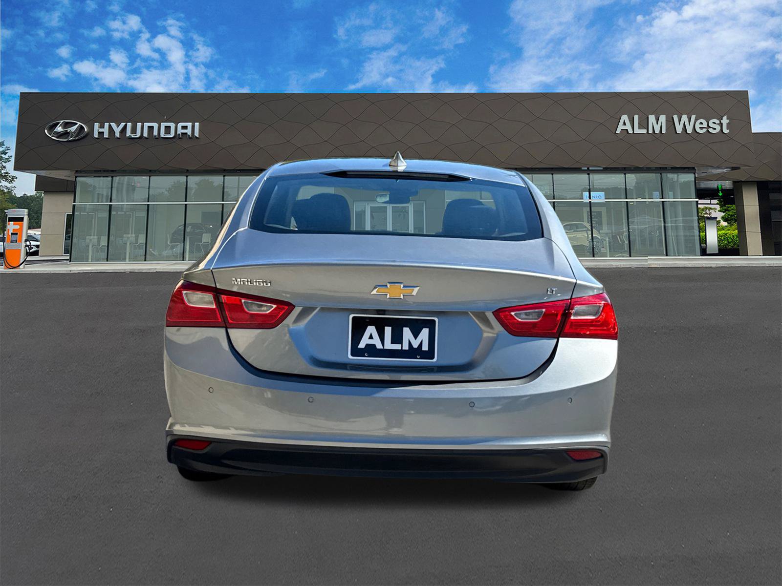 Used 2025 Chevrolet Malibu LT FWD image 6