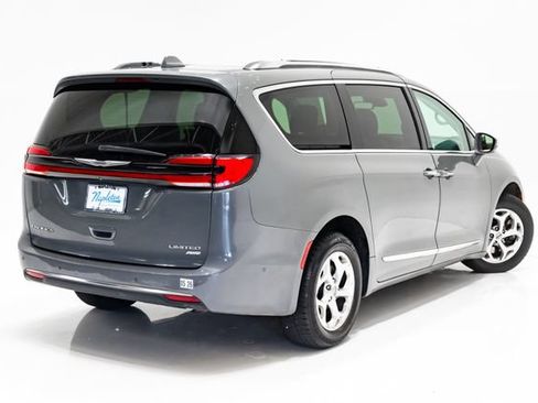 Used 2021 Chrysler Pacifica Limited w/ Premium & Safety Sphere Group AWD/4WD image 36