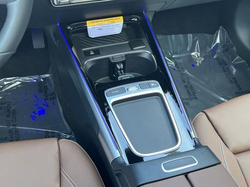 Certified 2025 Mercedes-Benz GLB 250 image 38