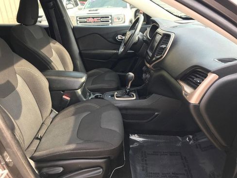 Used 2015 Jeep Cherokee Latitude FWD image 35