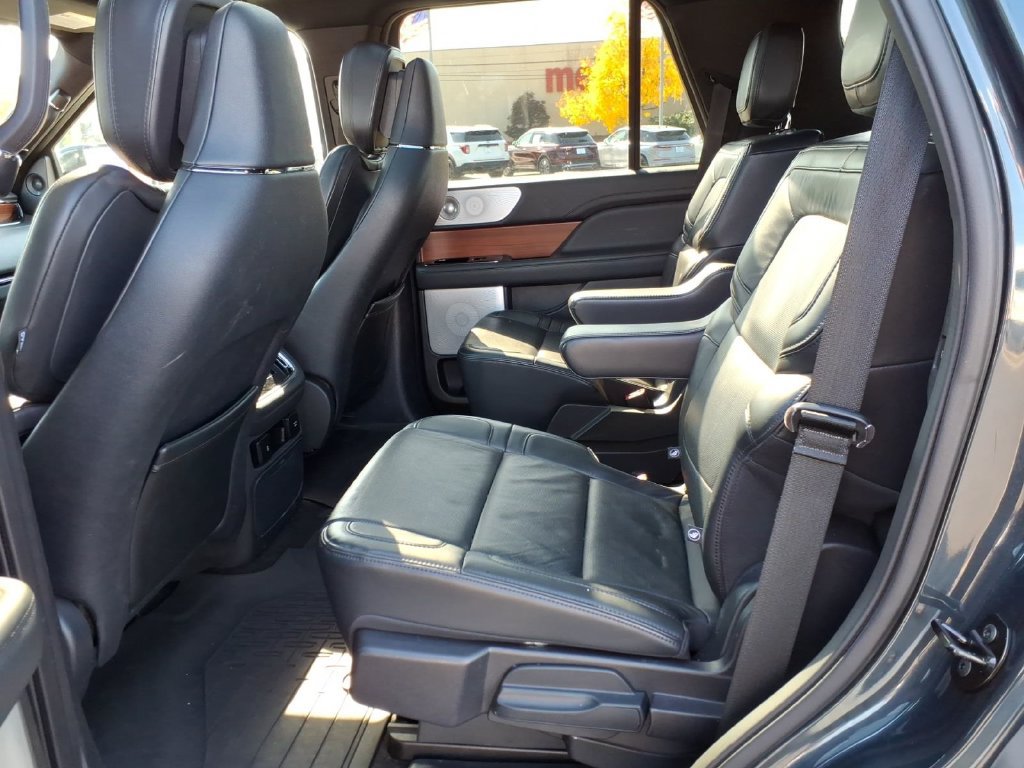 Used 2024 Lincoln Navigator Reserve AWD/4WD image 12